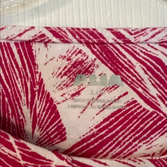 4/$20 Alia Pink and White Patterned Top - Picture 2 of 3